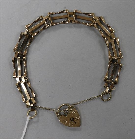 A 9ct gold gatelink bracelet.